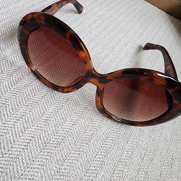 Pop Shady Oversized Bubble sunglasses UV 400 light protection😎 - Tortoise shade - Picture 4 of 8